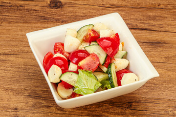 Salad with vegetables and mozzarlla