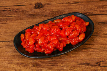 Baked kidney with tomato and pepper