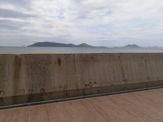 海と空と堤防