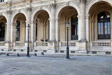 Obraz premium the louvre in paris france