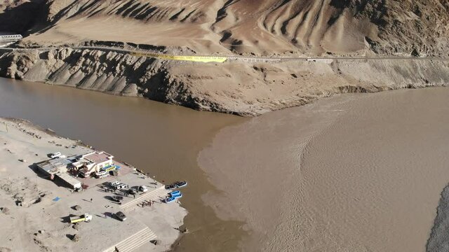 ZANSKAR VALLEY AND TREKKING AND LAMAYARU MONASTERY INDIA