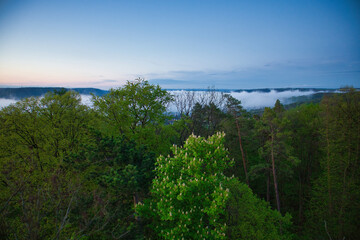 Fototapeta na wymiar Sonnenaufgang über Jena vom Bismarckturm aufgenommen