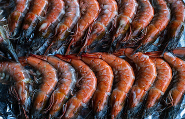 close up shrimp on the grill