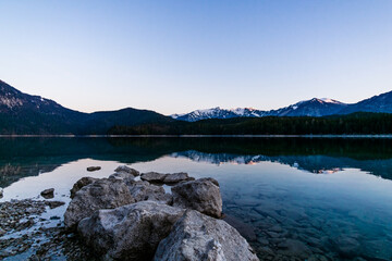 Obraz premium Morgens am Eibsee