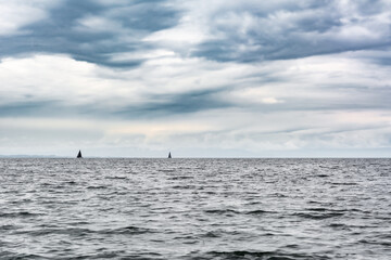 Segelschiffe auf dem Bodensee bei stürmischem Wetter