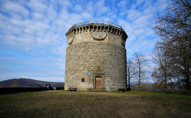 Fototapeta na wymiar Der Bismarckturm von Bad Kissingen an einem Frühlings Morgen