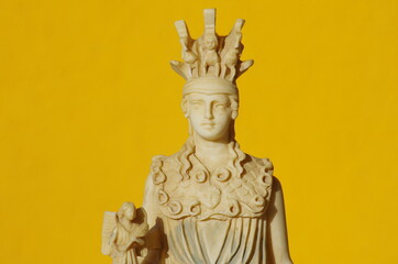 Scale reproduction of the statue of the goddess Athena daughter of Zeus.
