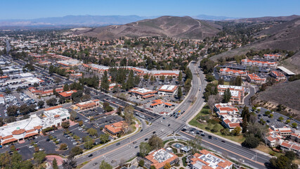 Aerial daytime view of the downtown area of Thousand Oaks, California, USA. - obrazy, fototapety, plakaty
