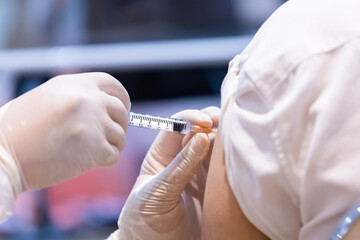 covid-19 vaccine injection