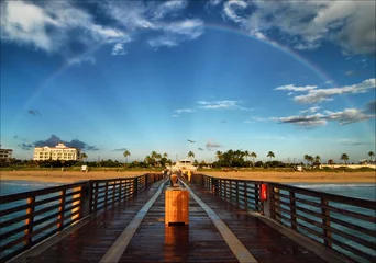 Schilderijen op glas Rainbow over the Lake Worth Florida fishing pier © doncon402