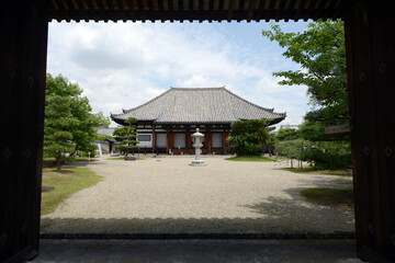 Fototapeta na wymiar 法華寺　南大門から本堂を望む　奈良市