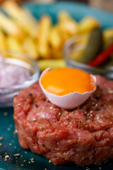 steak tartare with egg