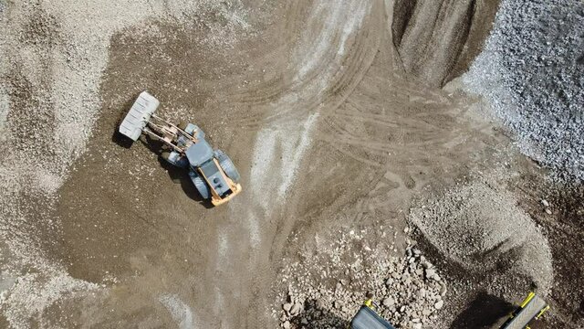 ruspa sabbia escavatore buldozer camion cava scavo lavoro pala 