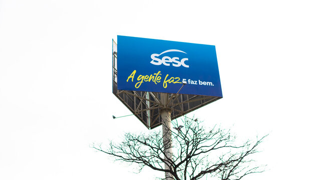 Outdoor do Sesc na cidade do Guar&aacute; no Distrio Federal - Bras&iacute;lia. O Sesc &eacute; uma institui&ccedil;&atilde;o brasileira no &acirc;mbito privado que &eacute; empenhada em projetos sociais: Cultura, Esportes, Lazer, Sa&uacute;de e outros.
