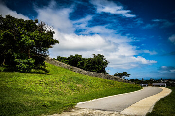 沖縄の風景を眺め歩く