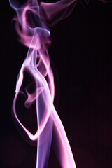 Obraz premium Real smoke on black background. For blending mode layer. 