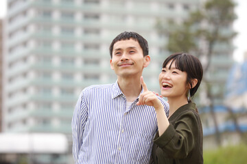 笑顔の夫婦
