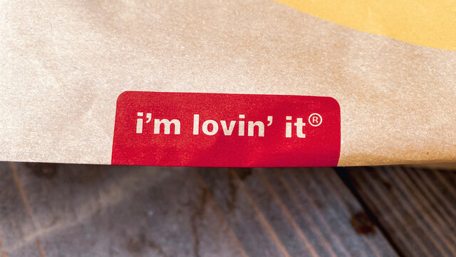 I'm lovin' it  マクドナルドの紙袋。ファストフード/テイクアウト