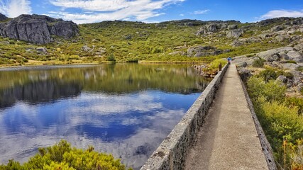 Bergsee in Portugal
