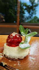 cheesecake with strawberries