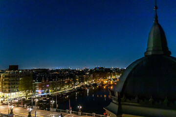 Obraz premium view of the city by night