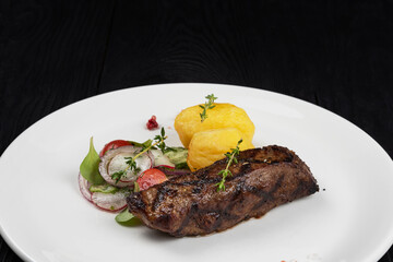 Grilled beef skirt steak