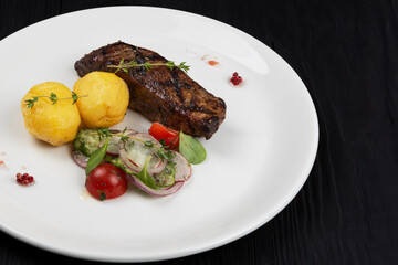 Grilled beef skirt steak