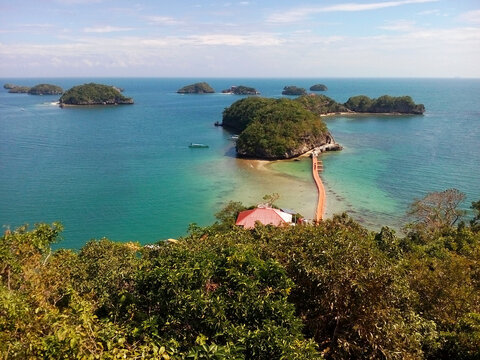 100 Islands (Hundred Islands National Park)  protected area located in Alaminos, Pangasinan in the northern Philippines. View from the Governor's Island viewpoint onto the Virgin Island and spit. 