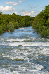 Ifylle am Wasser - Fluss durch Wald