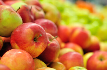 Idared apples in supermarket. - 435852266