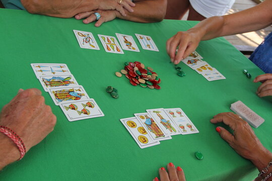 El juego del Mus visto desde dentro con amigos.