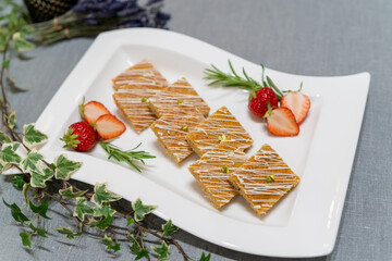 白いお皿に盛り付けられたブロンディ