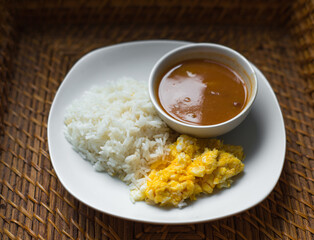 Arroz con Huvo y Habichuela guisada dominicana