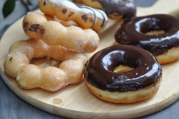donut, doughnut or chocolate donut