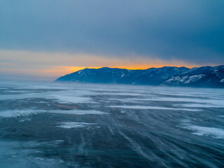 Fototapeta na wymiar Beautiful sunset over the winter lake