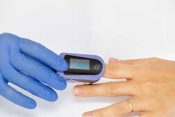 Oxímetro monitoramento de saturação e oxigênio para o COVID 19.
