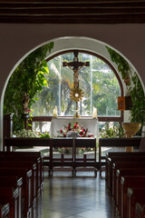 Interior de Iglesia en el pueblo o ciudad de Playa del Carmen, cerca de Cancun, en la Rivera o Riviera Maya, estado de Quintana Roo, peninsula de Yucatan, pais de Mexico o Mejico