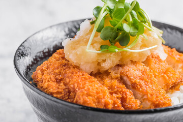おろしチキンカツ丼
