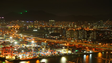 Fototapeta na wymiar 부산항구의 야경