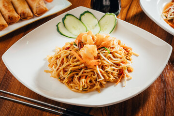 shrimp pad thai