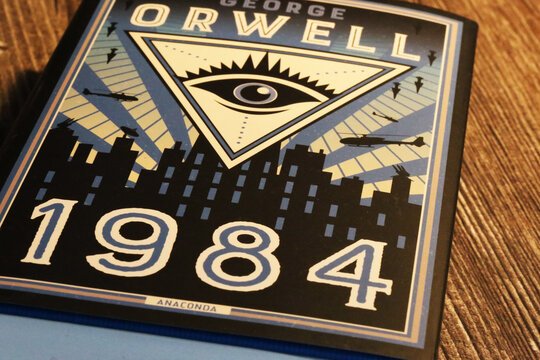 Nahaufnahme vom Roman „1984“ von George Orwell