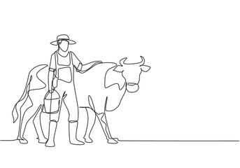 Une ligne continue dessinant un jeune agriculteur masculin frottant la vache tout en portant un seau d& 39 eau. Concept minimaliste d& 39 activités agricoles réussies. Illustration graphique de vecteur de conception de dessin à une seule ligne.