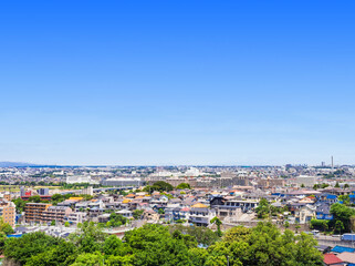 Fototapeta na wymiar 青空が広がる郊外の住宅地　東京
