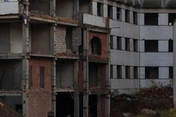 Fototapeta na wymiar demolition of a hospital building in Moscow