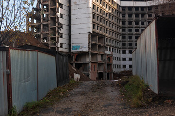 demolition of a hospital building in Moscow