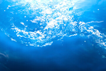水テクスチャ背景(青色)  水中に沸き立つ無数の泡