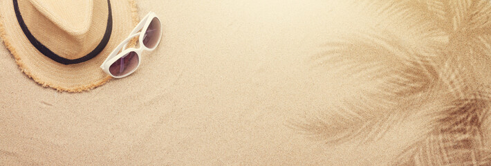 Travel vacation background concept © evgeeenius