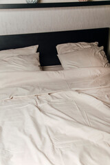 Fototapeta na wymiar bed linen on the bed 