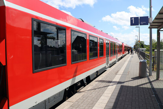 Diesel-getriebener Talent-Triebwagen auf der Eifelstrecke