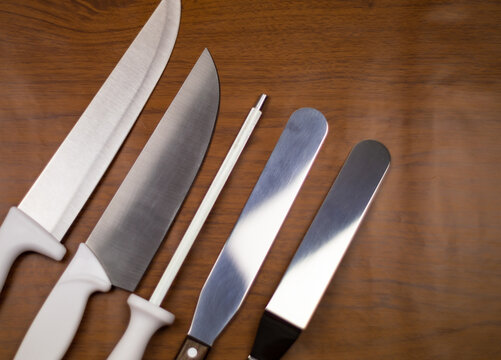herramientas de cocina, cuchillas y chaira